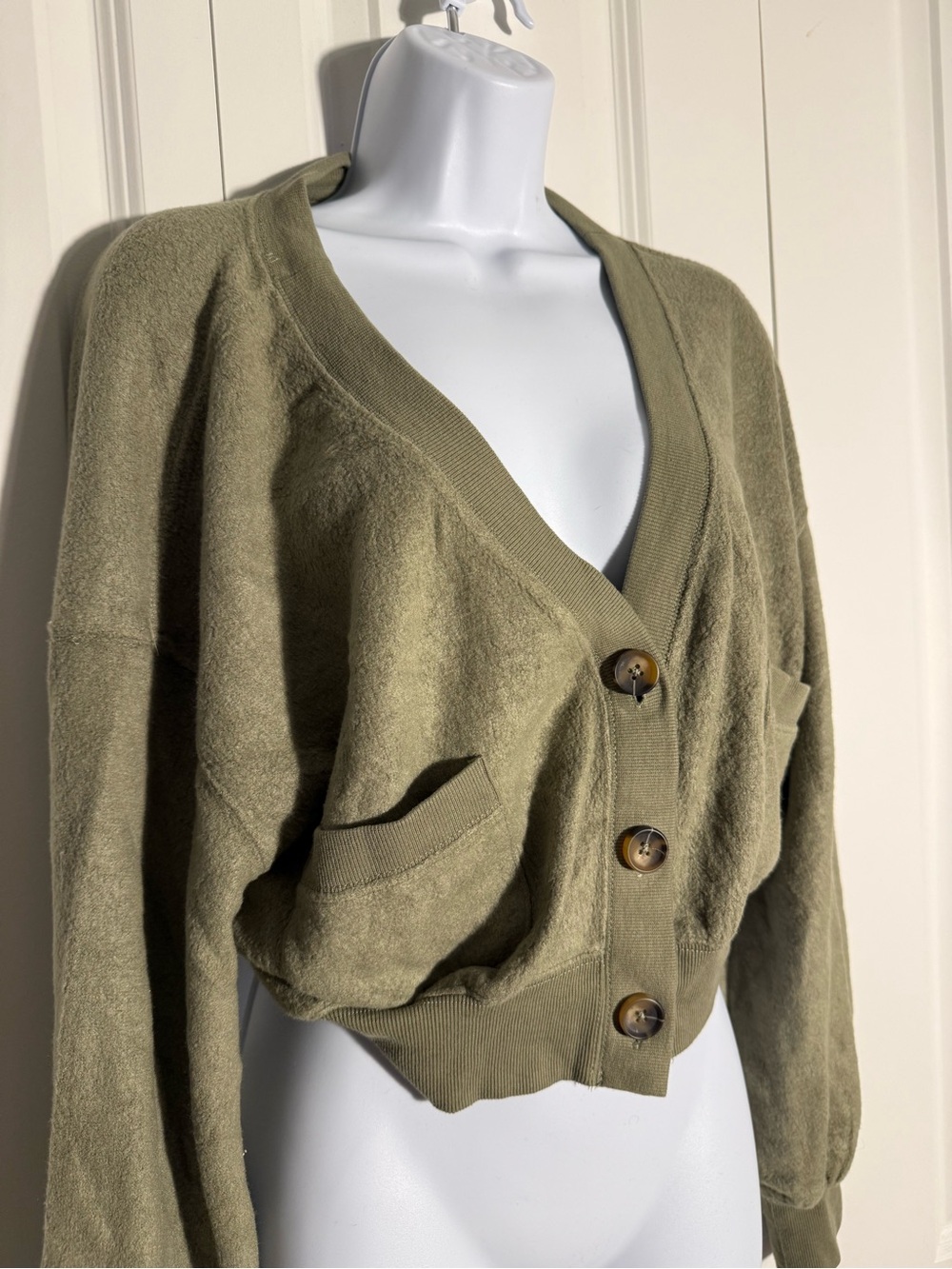 Urban Outfitters Olive Green Cropped Button-Front Cardigan - Picture 4 of 6
